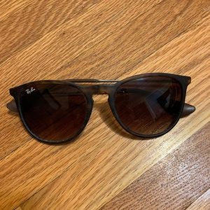 Tortoise Ray-Ban sunglasses